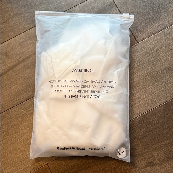 White Satin Robe - Picture 2 of 3